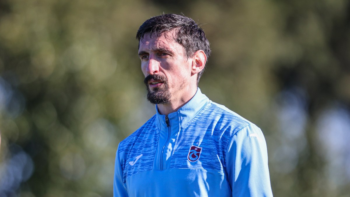 Trabzonspor’da Stefan Savic takımla çalışmalara başladı